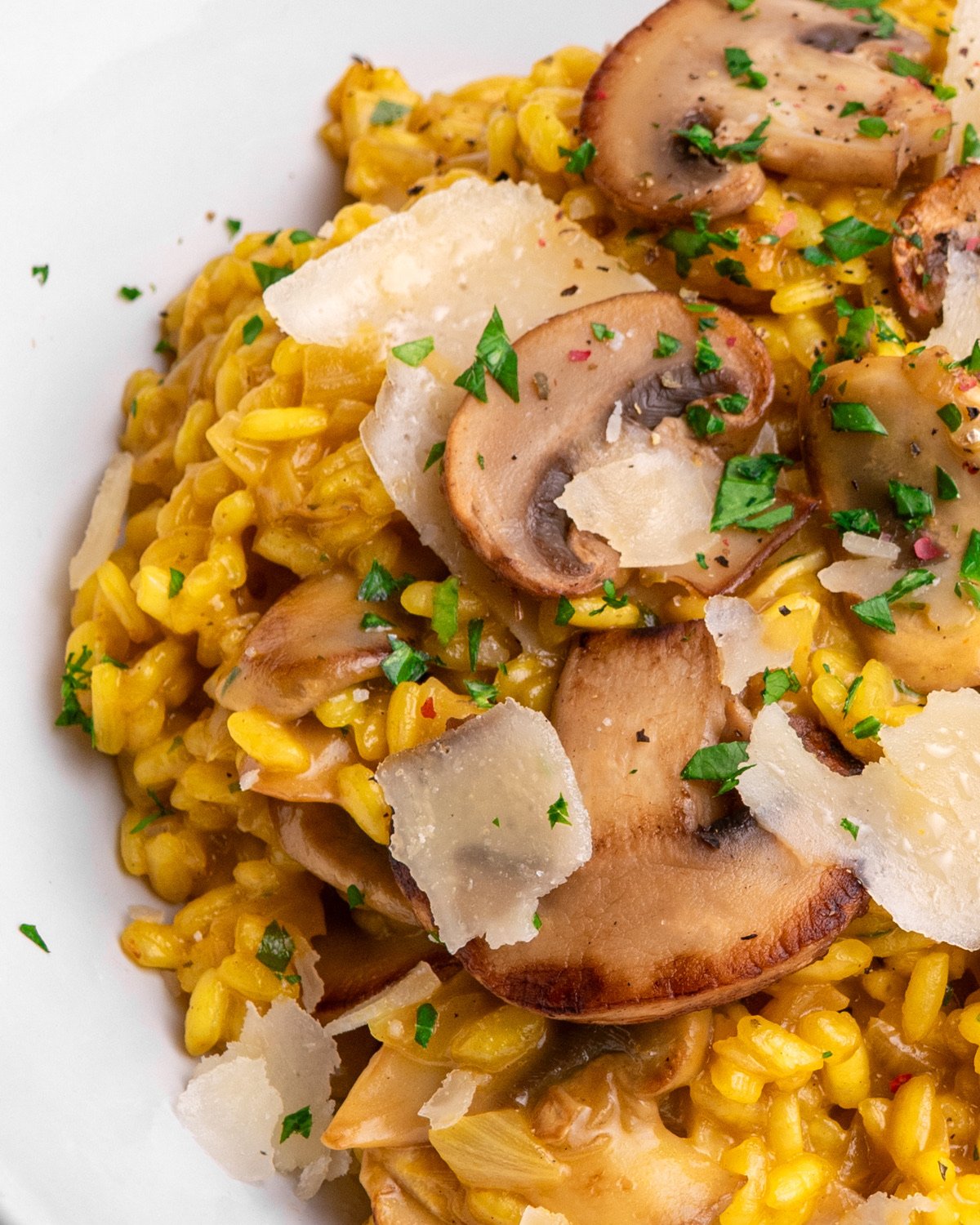 Risotto con hongos top-down — fotografía profesional