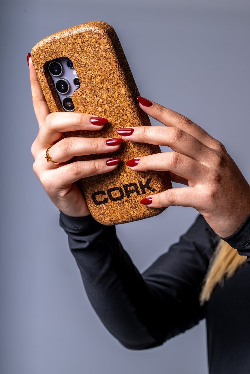 CORK lifestyle — escena 01